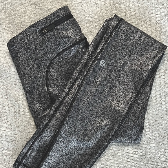 lululemon athletica Pants - LuluLemon Wunder Train Leggings with Pockets